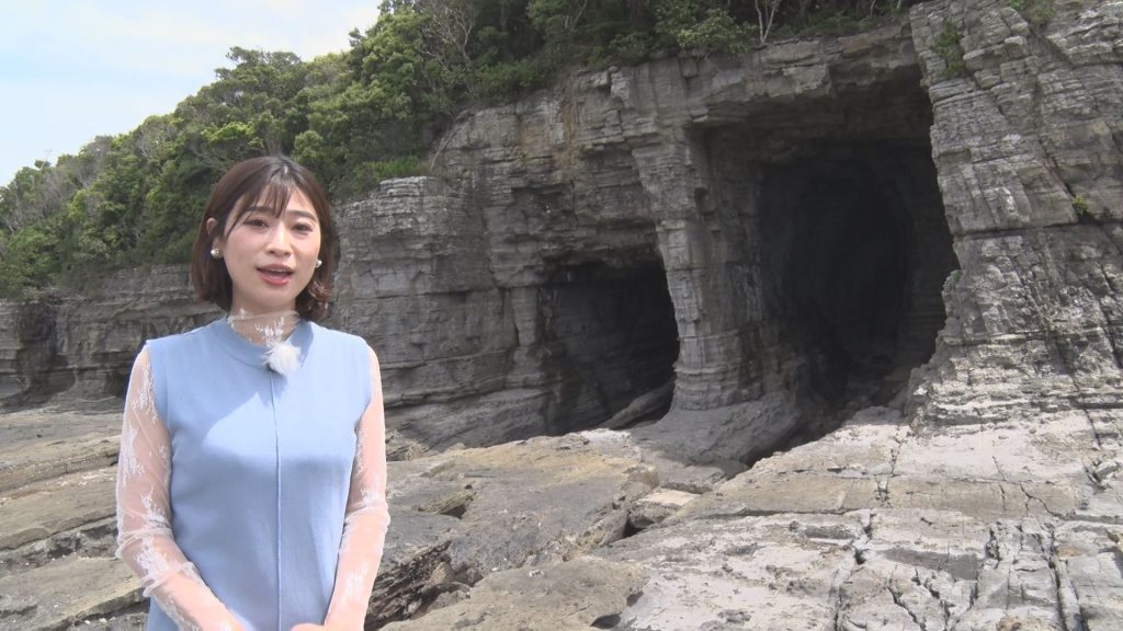 南紀熊野ジオパークの巨大な海蝕洞「鳥毛洞窟」
