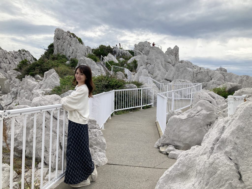 白崎海洋公園を訪れた有沢リポーター