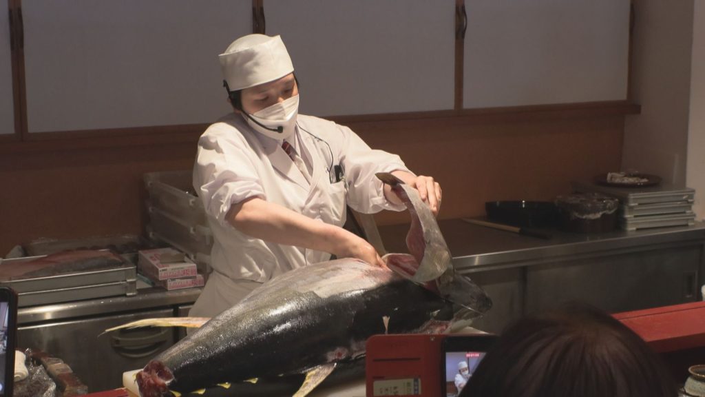 地魚の解体ショー
